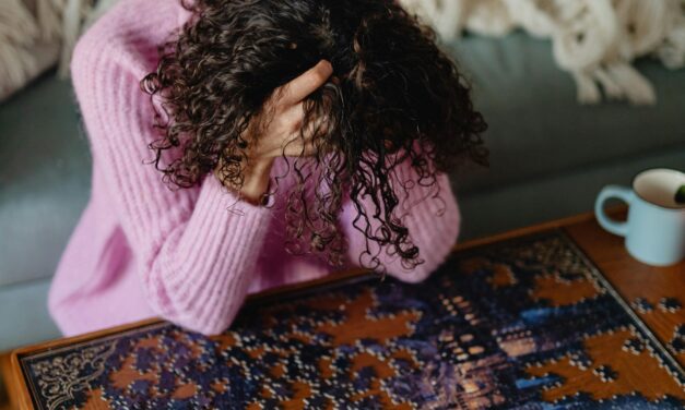 🚀 Marketing de 0 a 100: Por qué «Vender a todos» es el camino más rápido al fracaso.